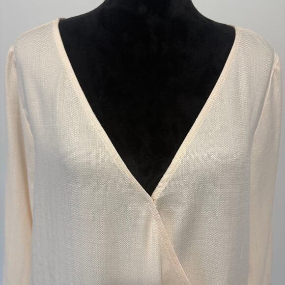 NWT Vetta Capsule Versatile Gathered Sleeve Wrap Top Cream Color Size XL - Picture 9 of 16